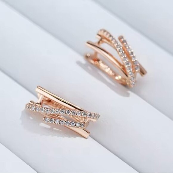 Rose Gold Plated Lines Natural Zirconia Stud Earrings - Picture 5 of 6